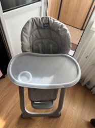 Детский стульчик Chicco. Высота регулируется