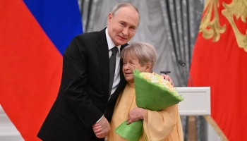 Путин назвал песни Пахмутовой родны