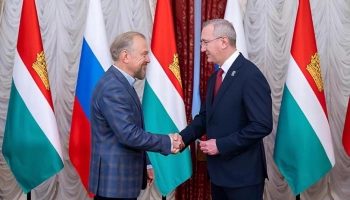 Константин Кузнецов-Сербский видит 